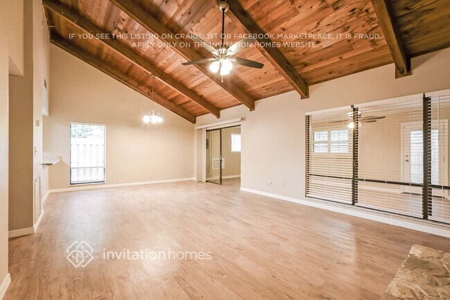 Foto del edificio - 1124 Dappled Elm Ln