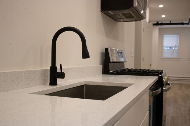 Foto del edificio - 6254 N Whipple St