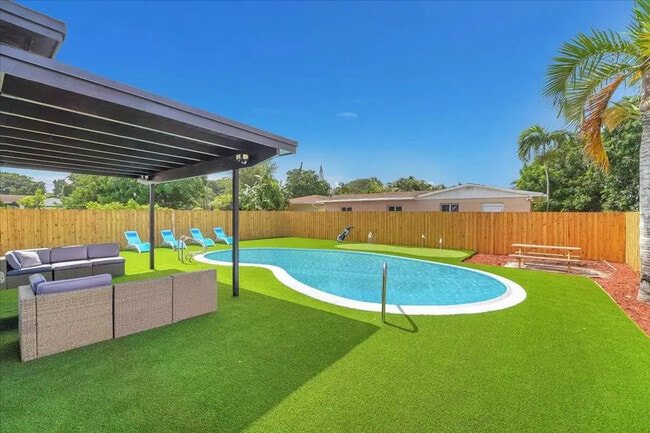 Building Photo - 1208 N 25th Ave