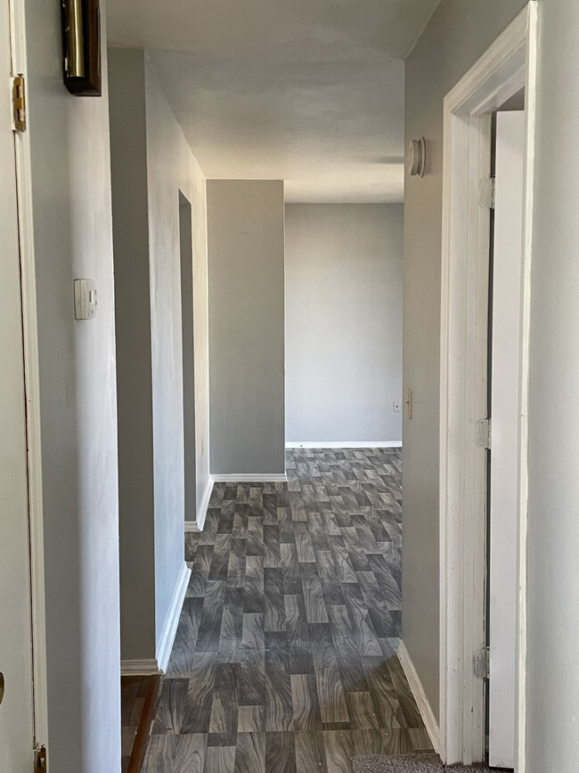 Building Photo - 906 Sagebrush