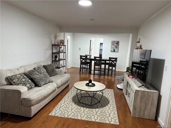 Foto del edificio - 1133 Midland Ave