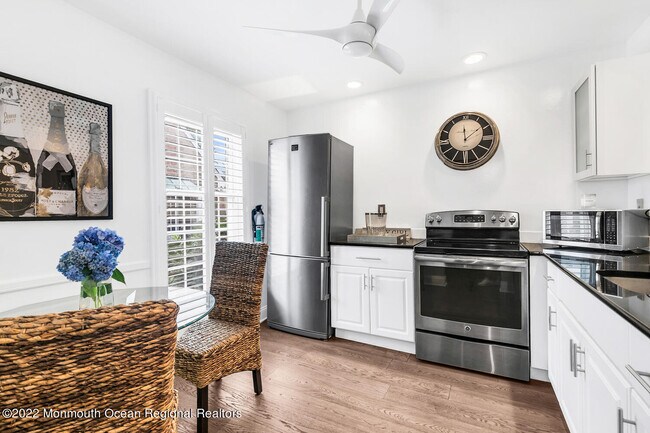 Building Photo - 60 Wyckham Rd