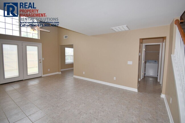 Building Photo - Adorable End Unit 3 bd Townhome with LOFT!...