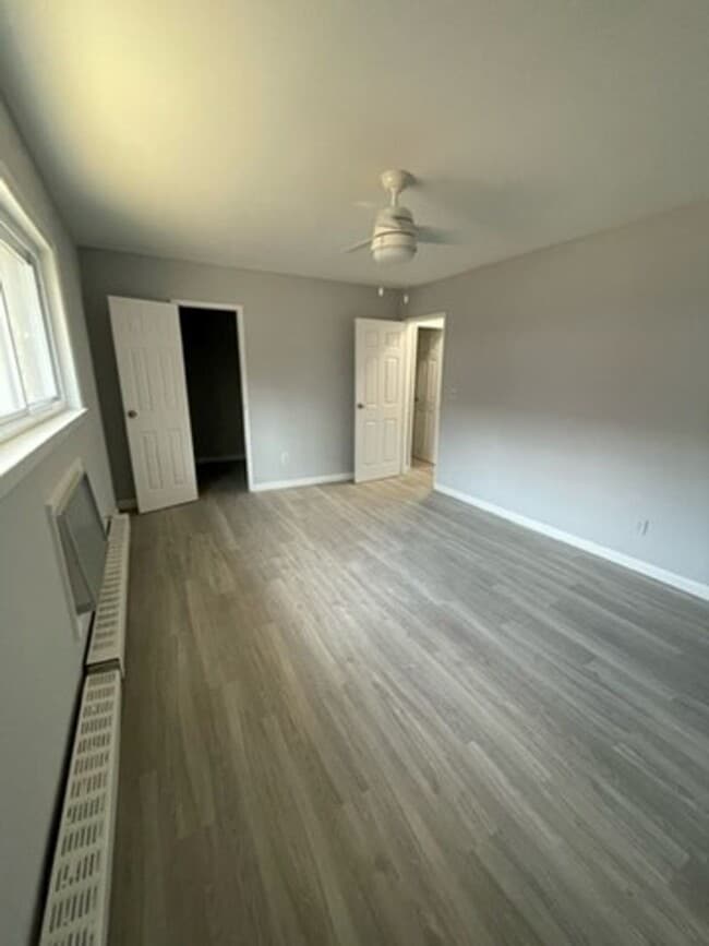 Interior Photo - Beverly Gardens