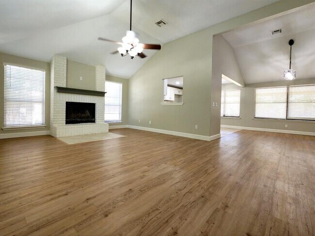 Foto del edificio - 11703 Lorene Ave