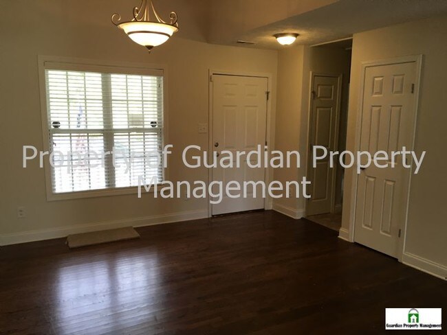 Foto del edificio - 258 River Birch Ln