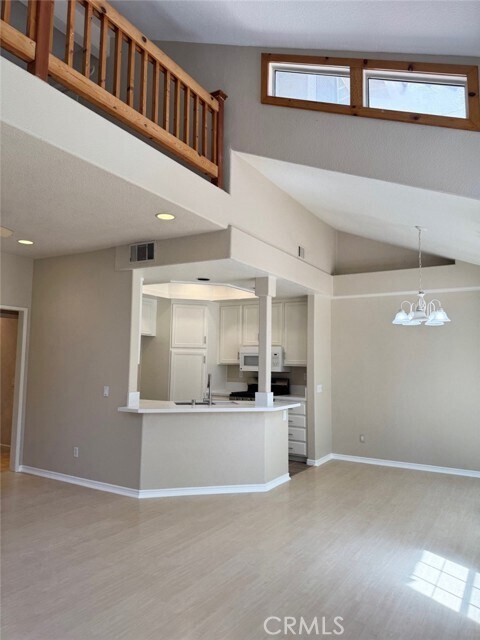 Foto del edificio - 8 Pinyon Jay Ln