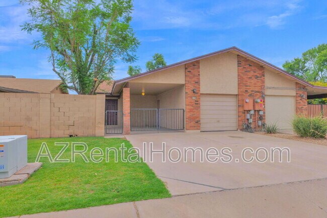 Foto del edificio - 1839 E Inverness Ave
