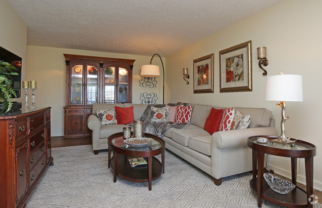 Living Area - Aspen Springs Apartments