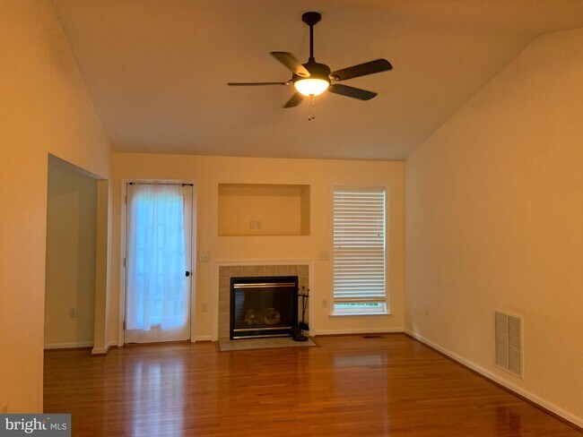 Foto del edificio - 424 Laurel Ave