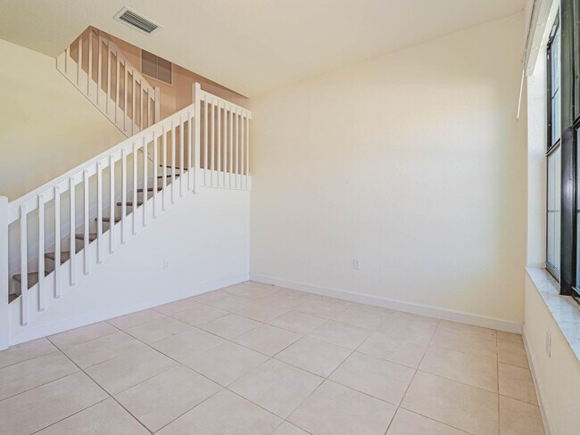 Building Photo - 10085 W Villa Cir