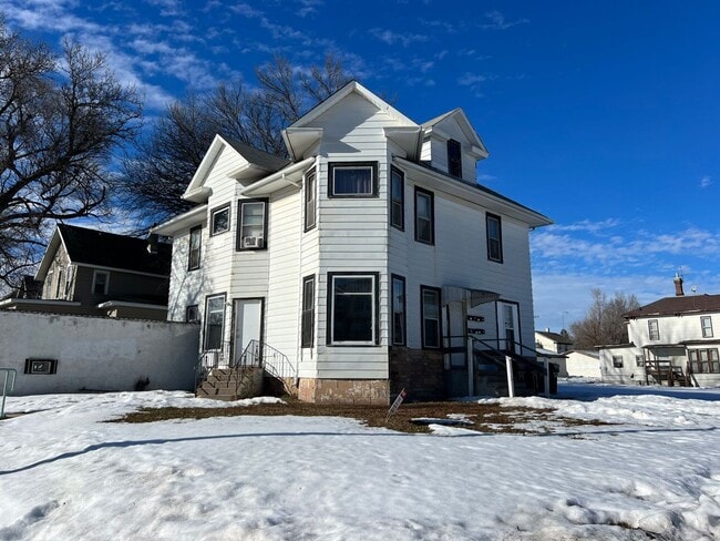 Building Photo - 1BR/1BA Apartment in Multi-Family Unit