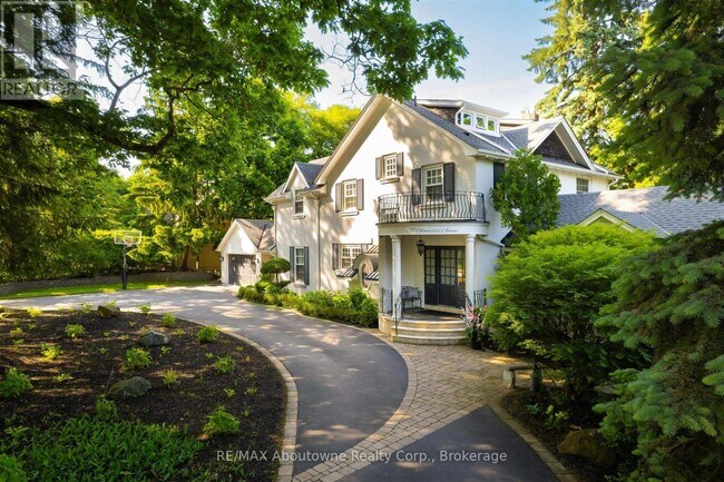 Building Photo - 317 Gloucester Ave