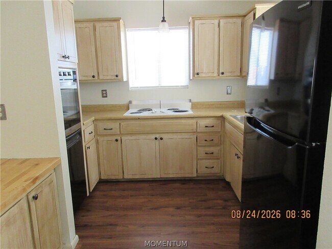 Foto del edificio - 3724 N Skylark Rd