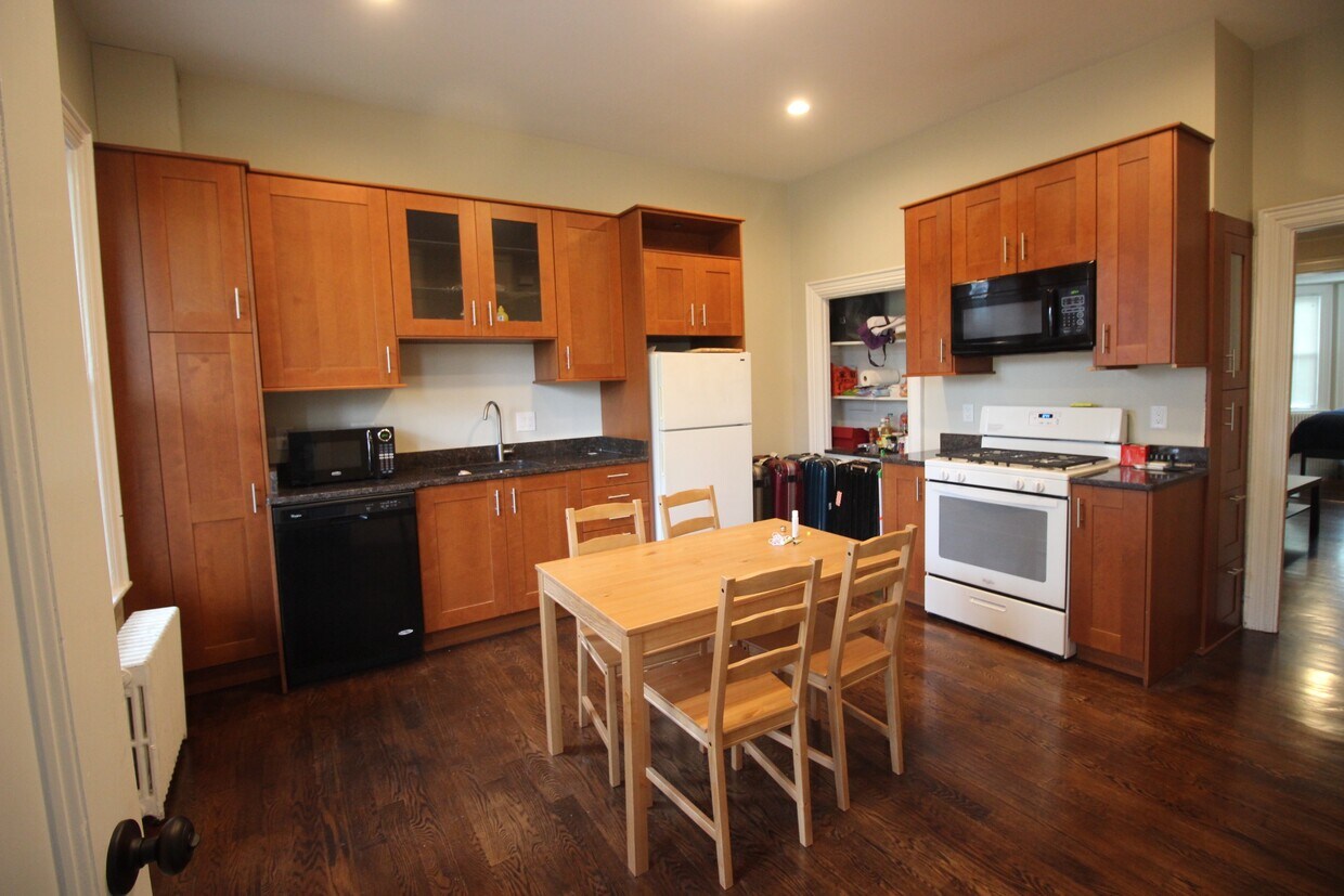 111 Eutaw St, Boston, MA 02128 Condo for Rent in Boston, MA