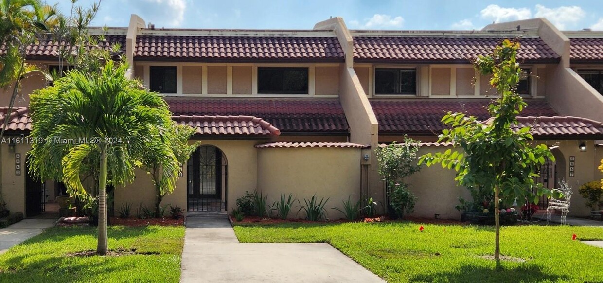 Primary Photo - 3855 Alcantara Ave