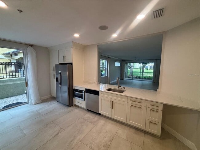 Foto del edificio - 6536 Moorings Point Cir