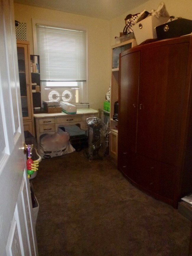 2.º habitación - 243 Maple Ave