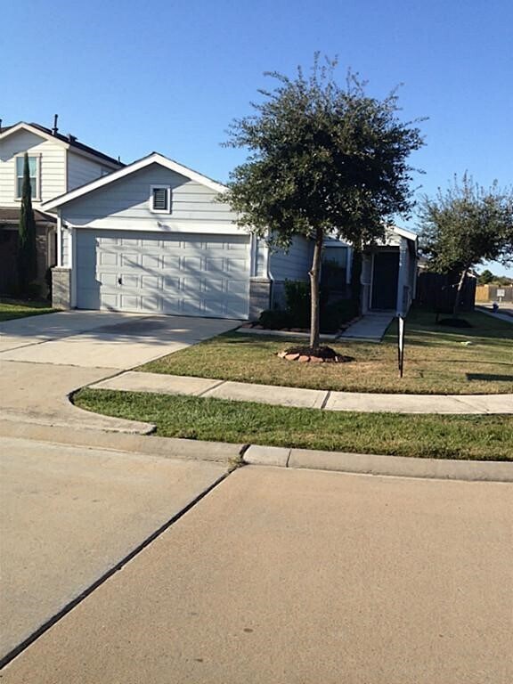 Building Photo - 15611 Red Pine Ridge Way