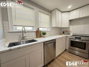 Building Photo - 2 Portina Rd