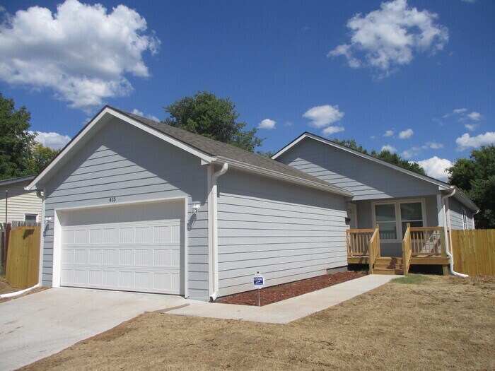 Primary Photo - 415 Industrial Ave Sand Springs OK 74063