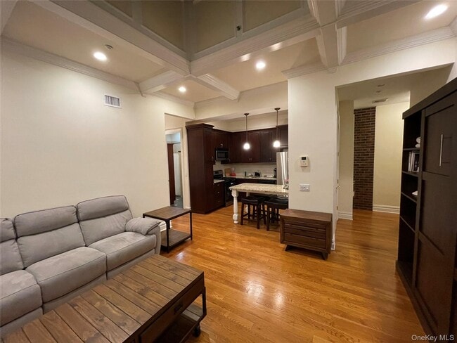 Foto del edificio - 377 New York Ave