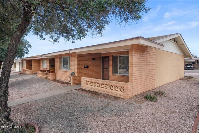 Foto del edificio - 6438 E Butte St