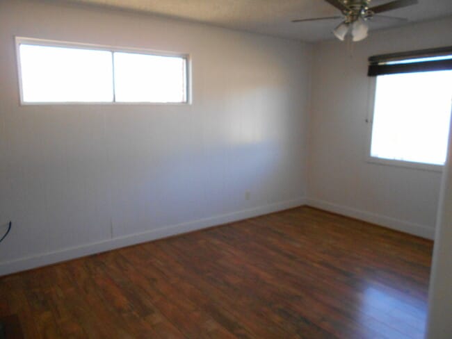 Building Photo - 3/1 Brick home on corner lot in Shallowater
