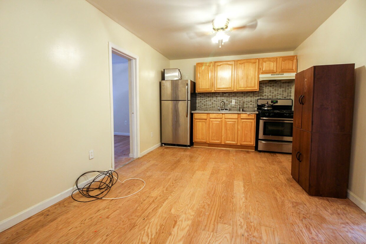 Foto principal - 896 Flushing Ave