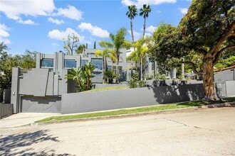 Building Photo - 4119 Dundee Dr
