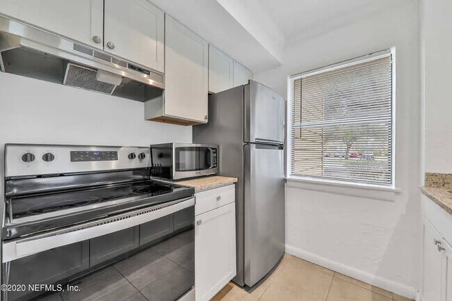 Foto del edificio - 100 Fairway Park Blvd