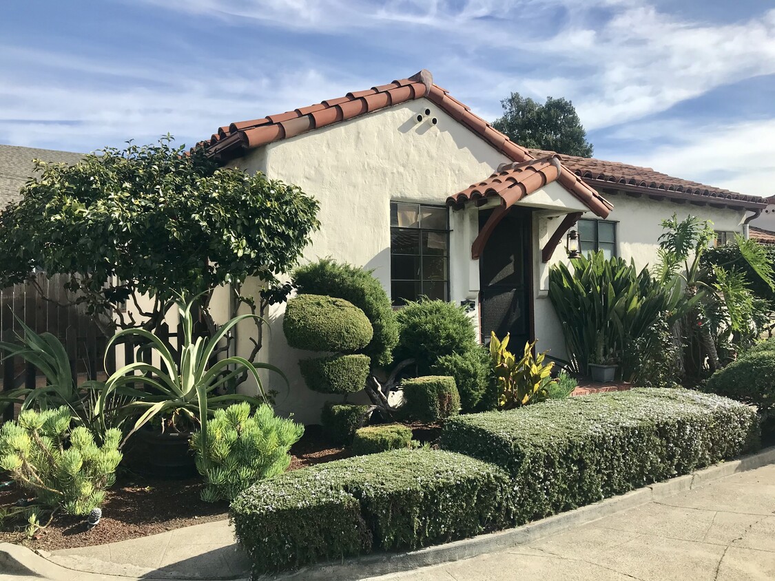 1 bedroom house - 85 Dutton Ave