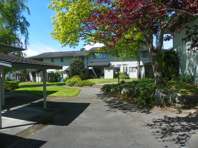 Building Photo - 5853 Sands Way