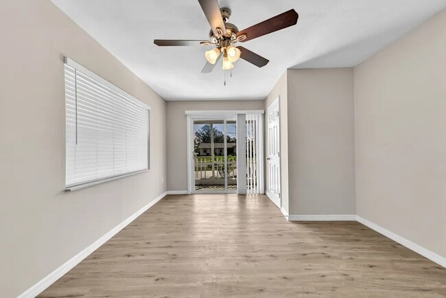 Building Photo - 6913 Voltaire Dr