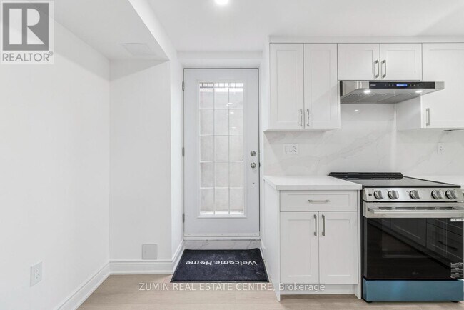 Photo du bâtiment - 151 Coldwell Bay Cir