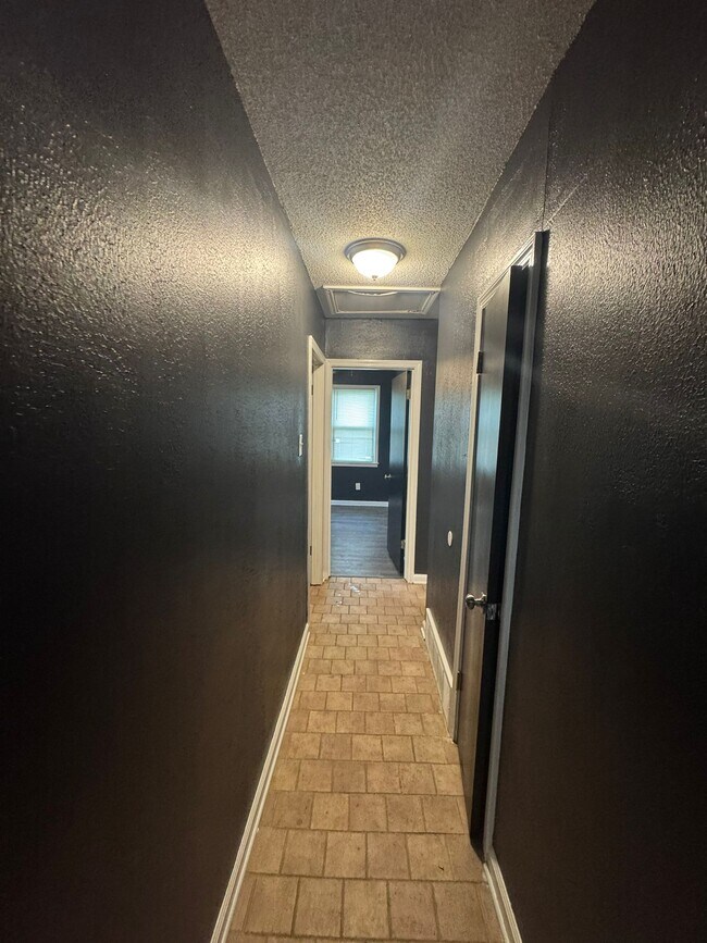 Foto del edificio - 1497 S McLean Blvd