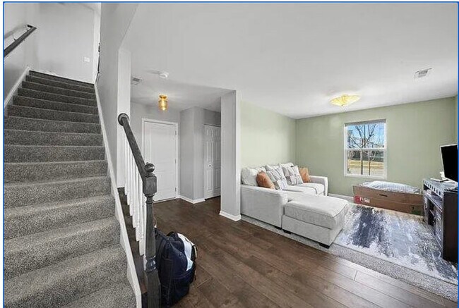 Building Photo - 810 Finley Dr