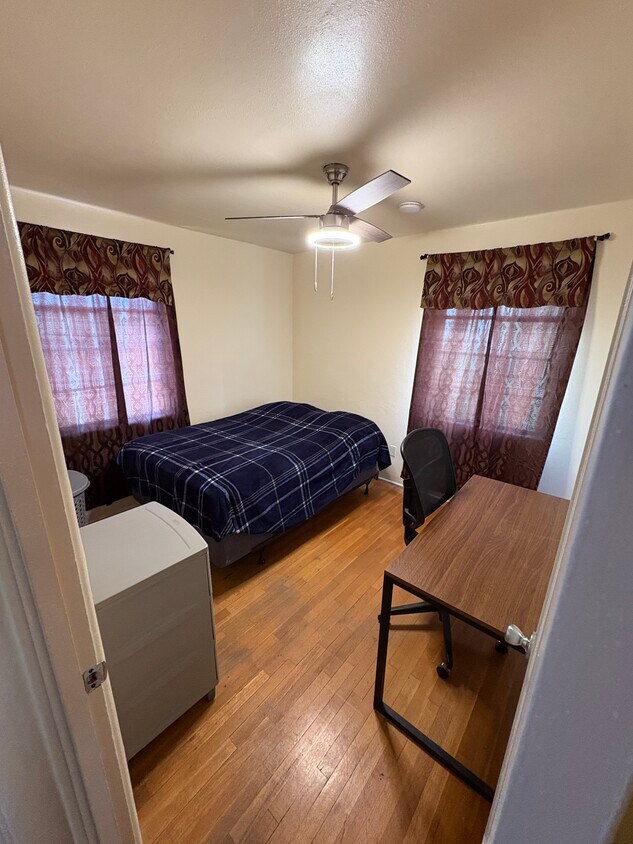 Foto principal - 1315 Dartmouth Dr NE