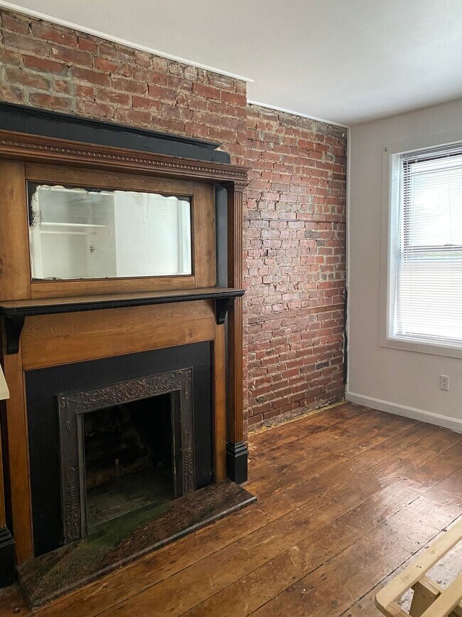 Building Photo - 376 8th Ave