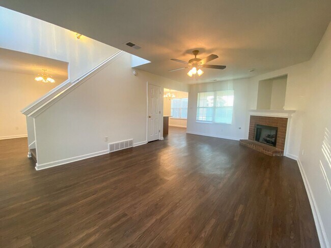 Foto del edificio - 4 bed 2.5 bath in Cordova near Houston Lev...