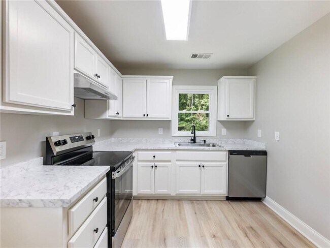 Building Photo - 2862 Argyle Dr NW