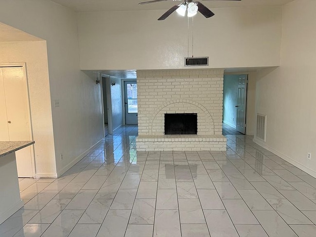 Foto del edificio - 3410 Meadow Oaks Dr