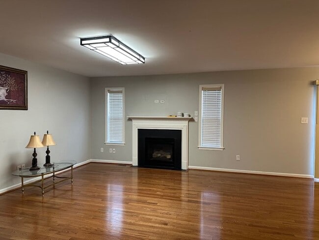 Foto del edificio - 1841 Vista Dr