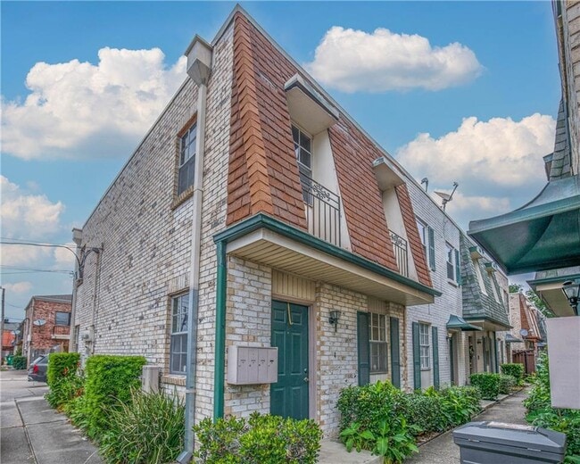 Building Photo - 2117 Giuffrias Ave