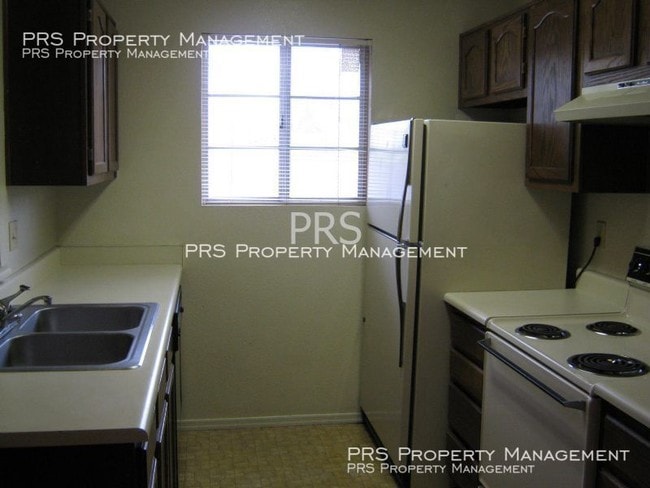 Building Photo - 2301 E University Dr