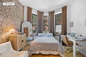 Building Photo - 39 St Pauls Pl