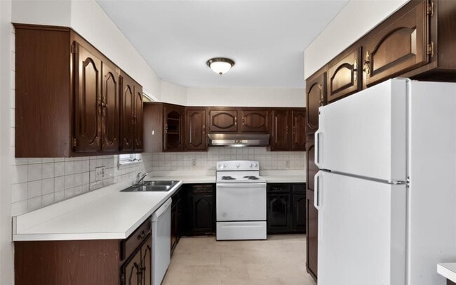 Building Photo - 808 Bella Ln
