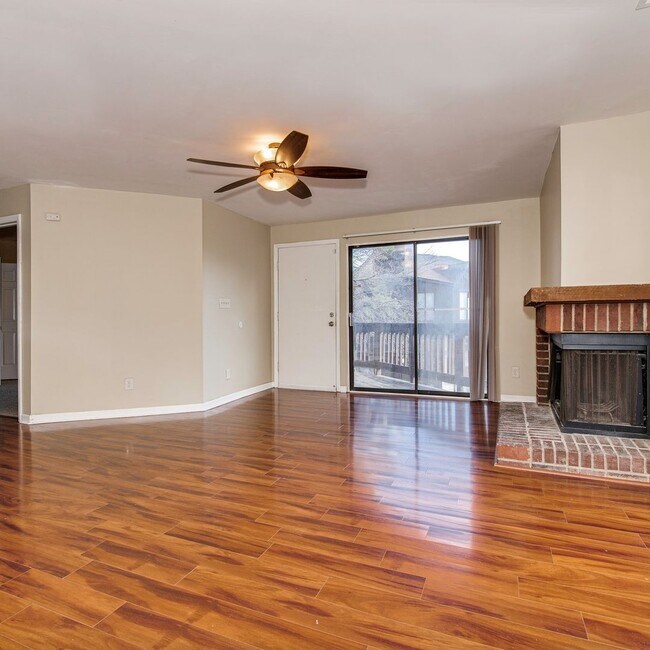Building Photo - Newly Renovated condo/Town home for lease ...