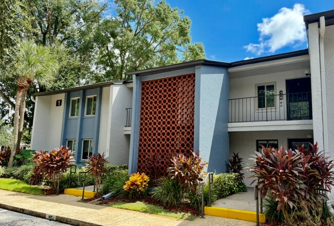 Building Photo - 1 Escondido Cir