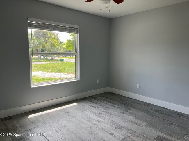 Building Photo - 340 Sea Grape St